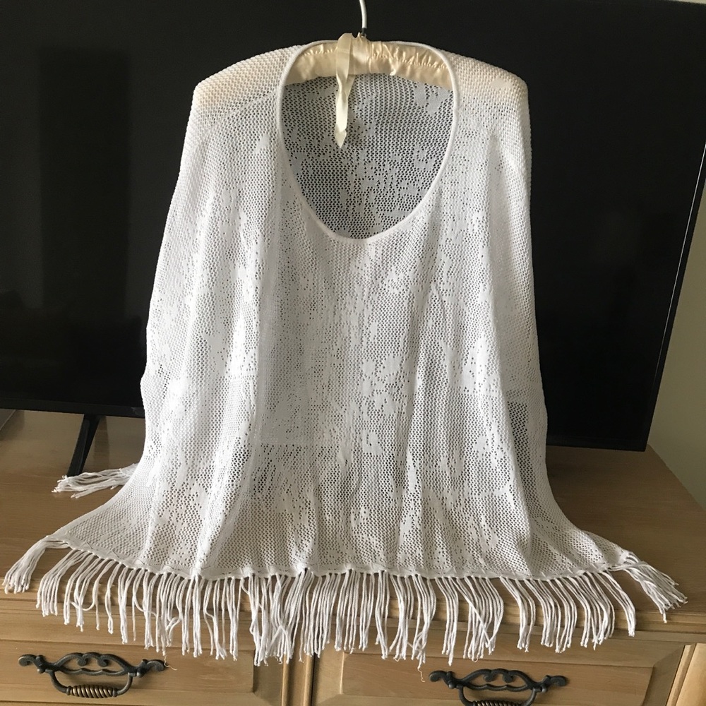 ❌donated-White Lacy sheer fringed poncho - Picture 1 of 2